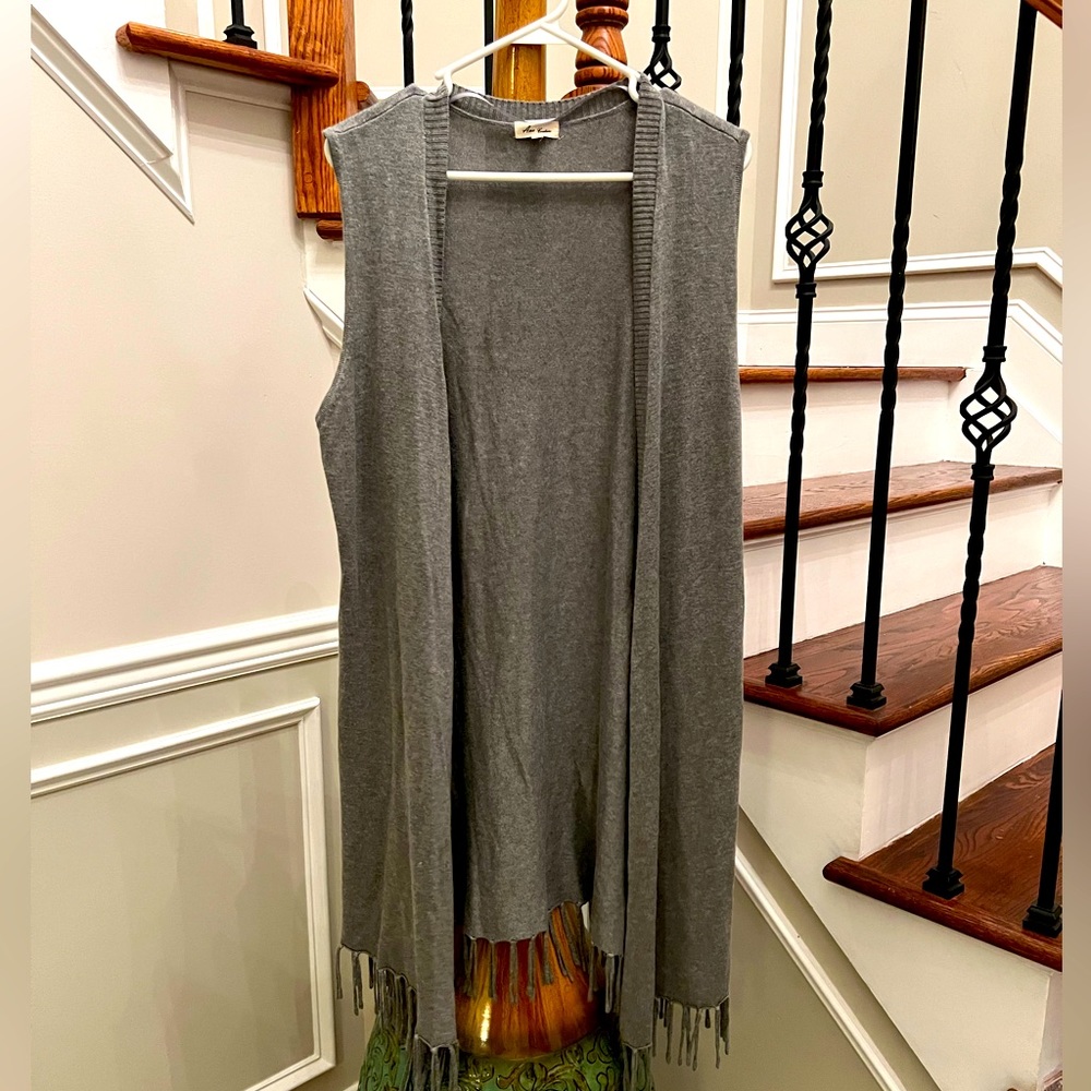 Large sleeveless sweater long cardigan